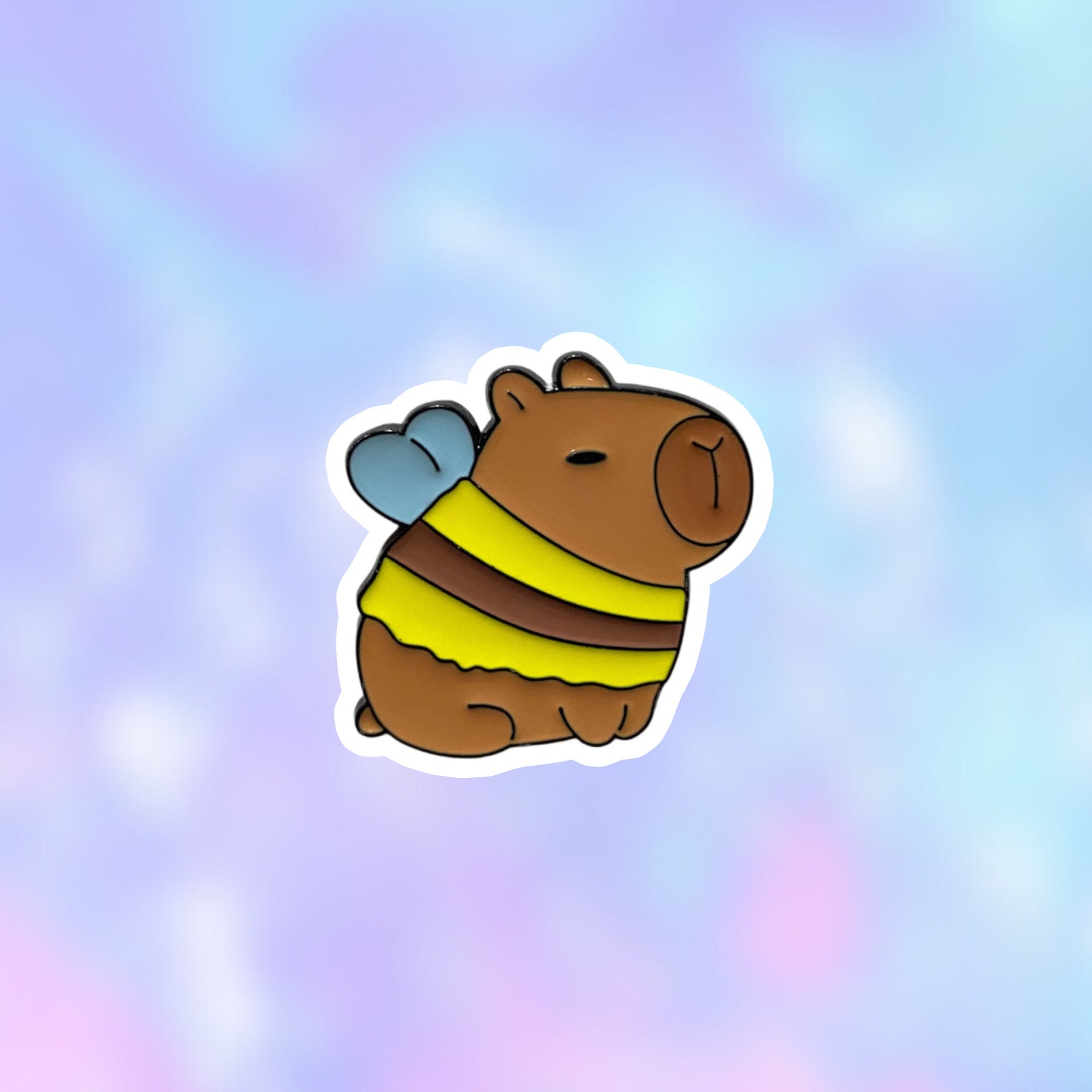 Pin Capibara Abejita